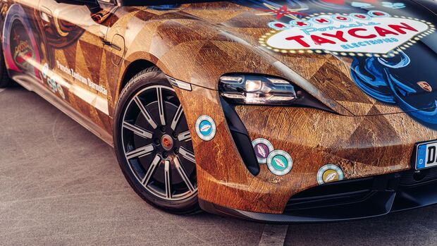 Porsche Taycan, Folierung, Beklebung, Car-Wrapping, Showcar, Signal Design