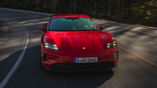 Porsche Taycan GTS 2024
