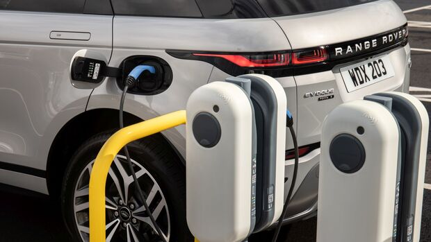 Range Rover Evoque PHEV 2021, laden, Ladesäule