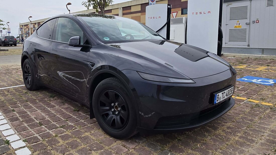 Roadtrip mit dem Tesla Model Y RWD (Juniper) nach Catsellabate in Süditalien