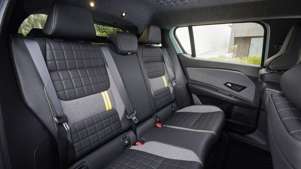 Rücksitzbank im Innenraum des Renault 4 E-Tech mit Stoffpolstern