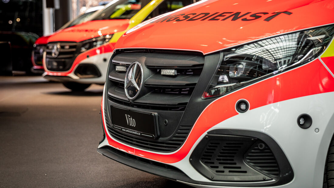 Sechs neue Mercedes-Benz Vito Tourer für Rettungseinsätze des Bayerischen Roten Kreuzes