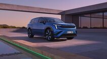Skoda Peaq als großes Elektro-SUV mit Außenansichten, Innenraumdetails, Frunk, Kofferraum und digitalem Schlüssel