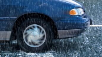 Sommer: Gefahr von Aquaplaning nimmt zu