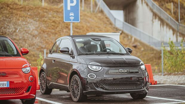 Stellantis induktives Laden 2023
