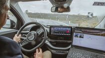 Stellantis induktives Laden 2023