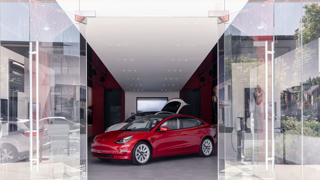 Tesla 2024