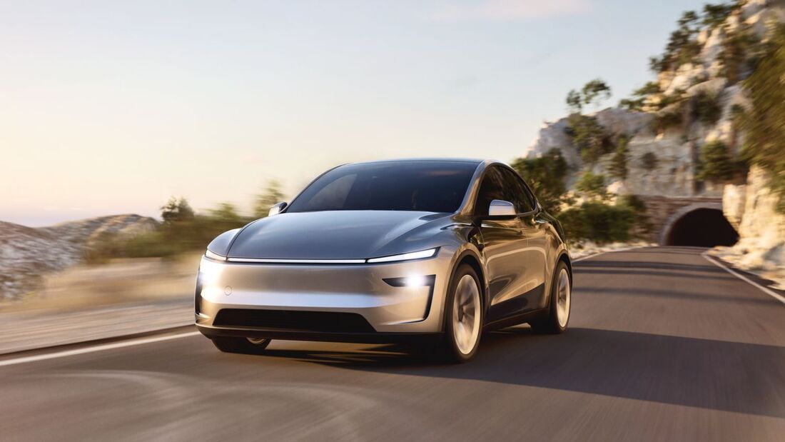 Tesla Model Y 2025