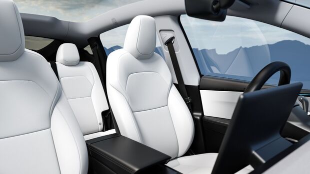 Tesla Model Y 2025