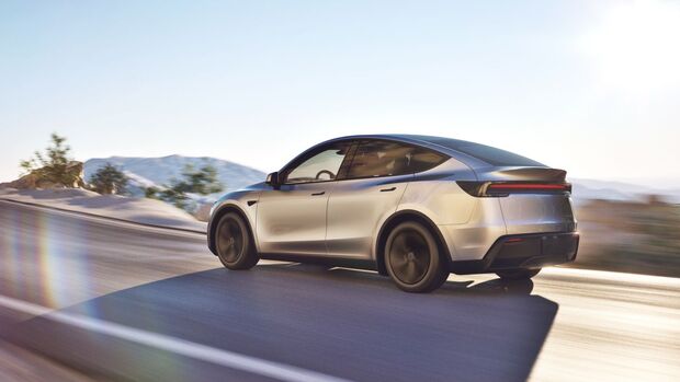 Tesla Model Y 2025