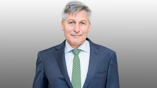 Thomas von Großmann, Leiter Vertrieb Direkt- und Sonderkunden, wird zeitgleich die Verantwortung für den Vertrieb an Flotten-, Direkt- und Sonderkunden der BMW Group in Deutschland übernehmen.