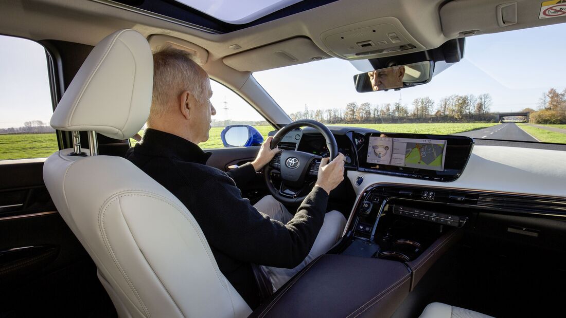 Toyota Mirai, Brennstoffzelle, Fahrer, fahrend