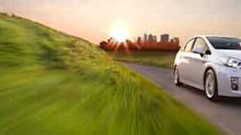 Toyota Prius punktet mit Hybrid-Technik