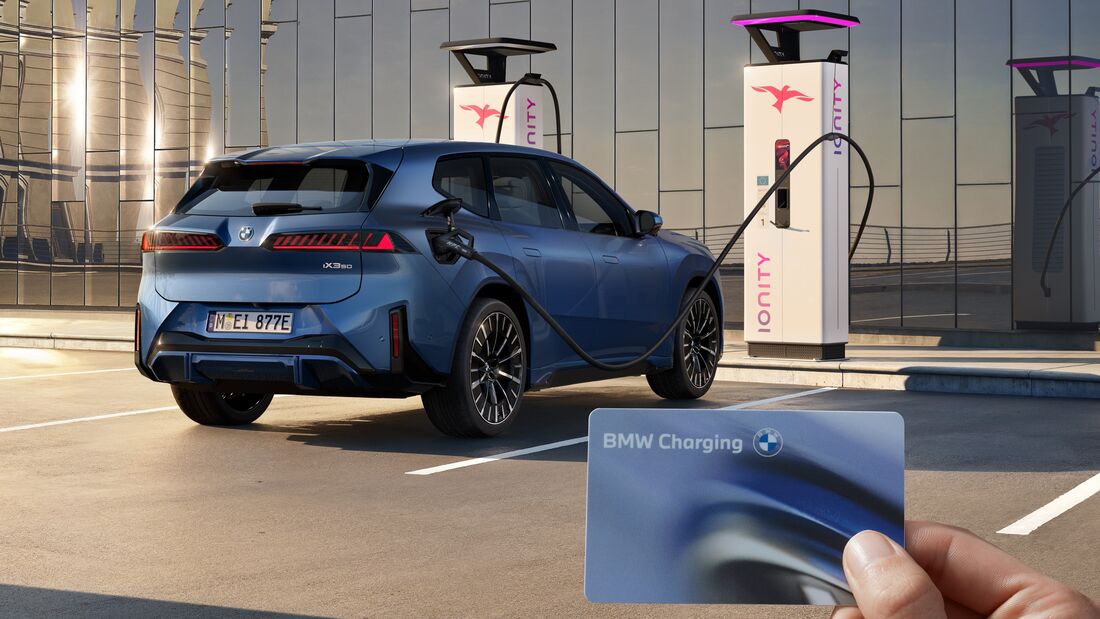 Über die neue Flottenlösung von BMW und MINI Charging lassen sich Ladevorgänge zentral verwalten und abrechnen. Fahrer profitieren von denselben Tarifen und Funktionen wie Privatkunden.