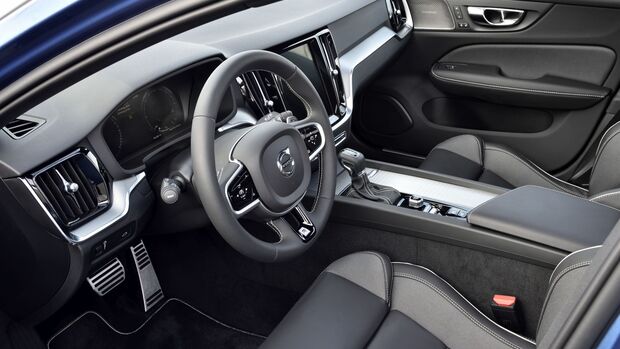 VOLVO V60 R-Design