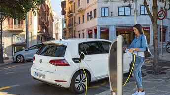 VW, E-Golf, 2017, Ladesäule, aufladen, laden