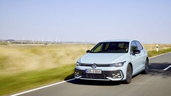 VW Golf VIII 2025