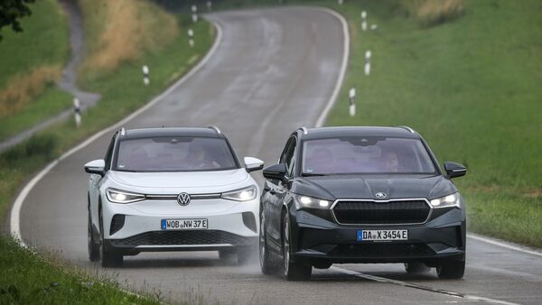 VW ID.4 Skoda Enyaq 2021