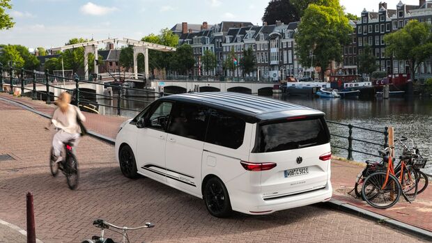 VW Multivan eHybrid 4 Motion 2025