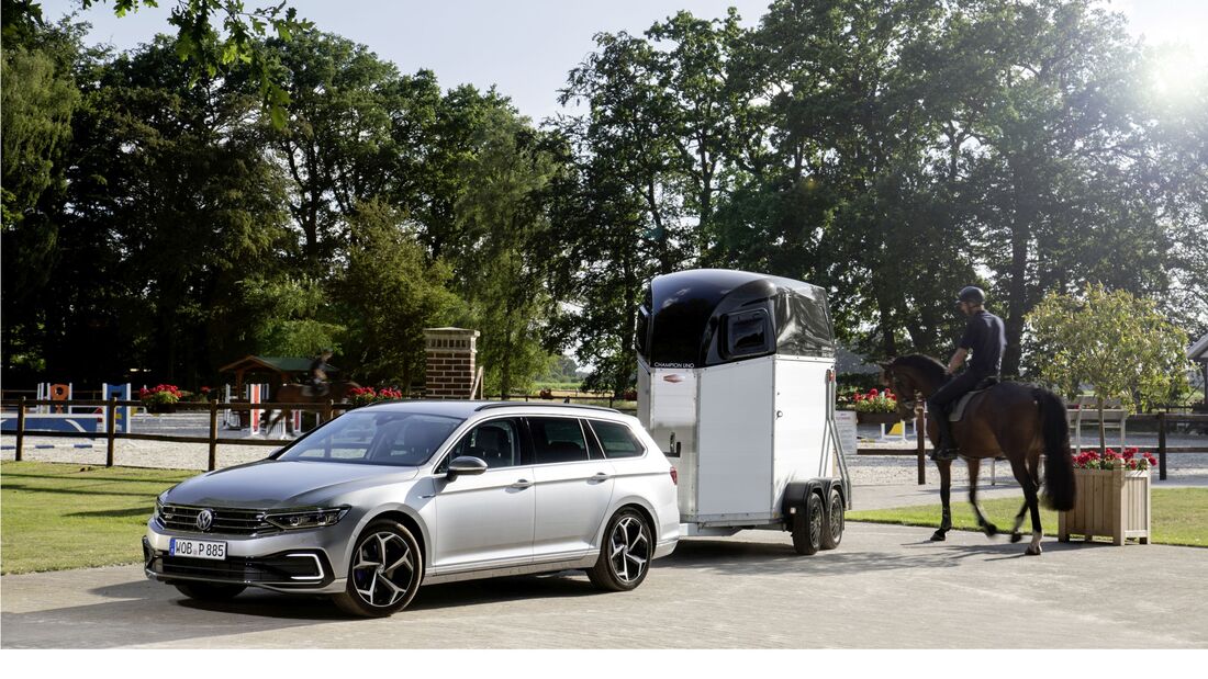 VW Passat GTE 2023