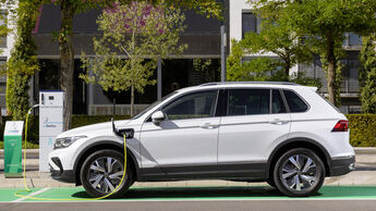 VW Tiguan E-Hybrid 2021, Plug-in Hybrid, Ladesäule, laden