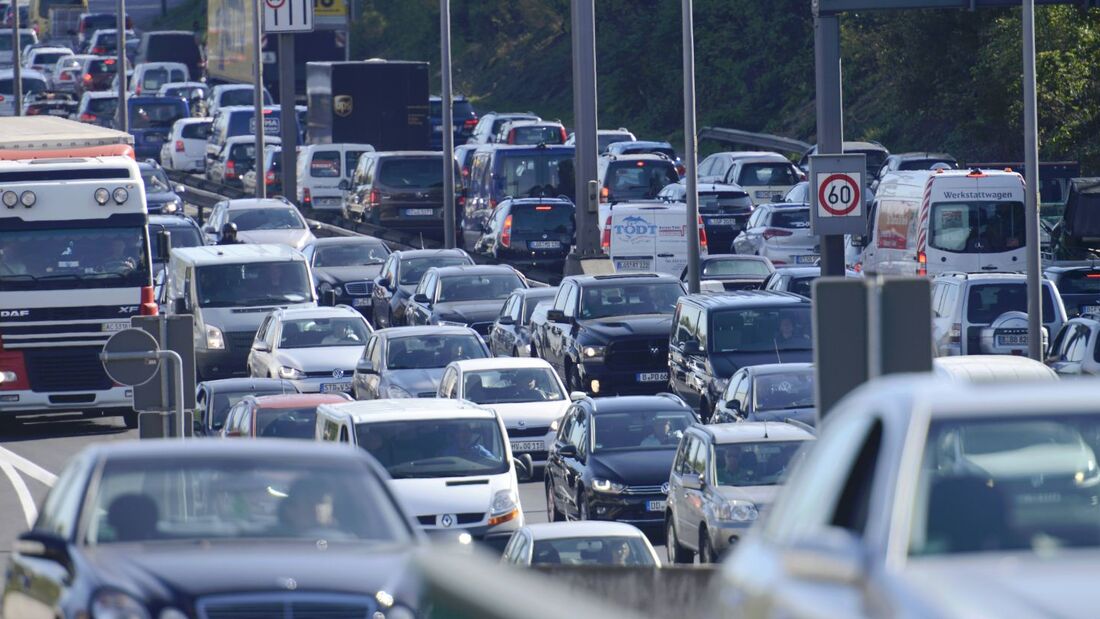 Verkehrsstau Stadtautobahn Wilmersdorf Berlin Deutschland Verkehrsstau Stadtautobahn Wilmersdorf
