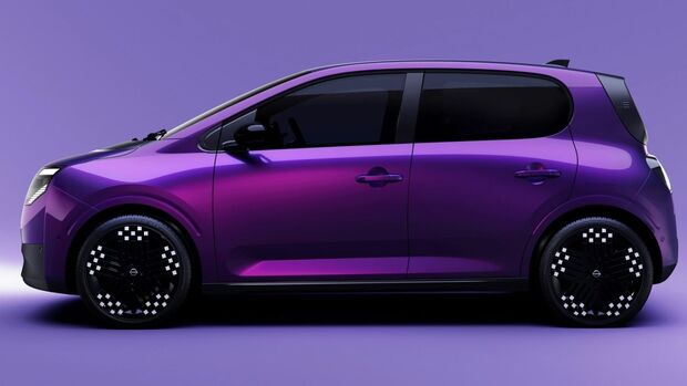 Violetter Nissan Pixo in vollständiger Seitenansicht mit fünf Türen, schwarzen Scheiben und schwarzen Leichtmetallrädern.