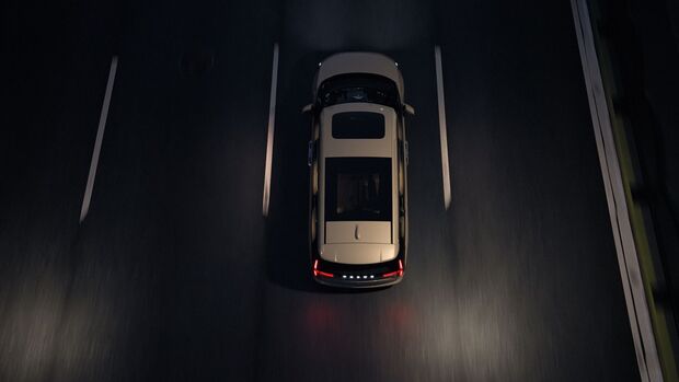 Volvo EM90 2023