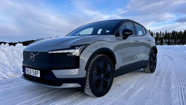 Volvo EX30 Cross Country  2025