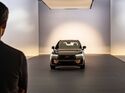 Volvo XC60 Long Range Plug-in-Hybrid mit neuer Front, Innenraum, Kofferraum, Ladeanschluss und Details der Modellpflege