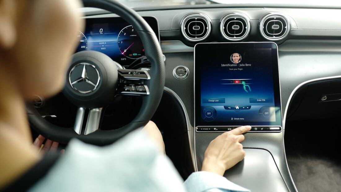 Weltpremiere von Mercedes pay+: Mercedes-Benz Mobility macht  das Auto zum Zahlungsmittel

World premiere of Mercedes pay+: Mercedes-Benz Mobility turns the car into a payment device