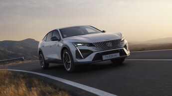 Wer den Peugeot E-3008 und E-5008 mit großer Batterie will, muss 4.100 Euro zusätzlich investieren