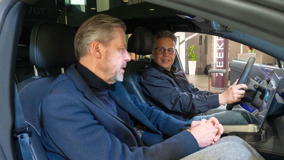 Zeekr-Chefdesigner Stefan Sielaff im Interview mit firmenauto-Chefredakteur Carsten Nallinger