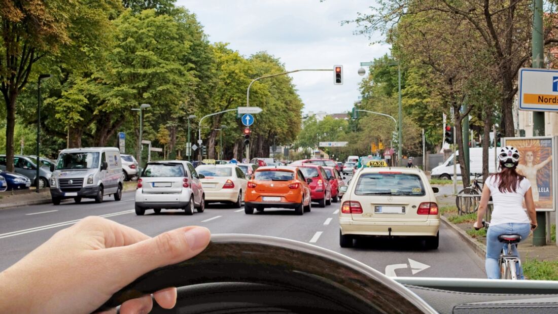 Intelligente Ampeln kommunizieren mit Autos
