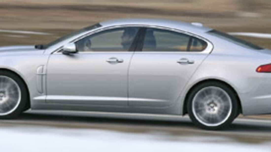 Jaguar XF: Raubkatze auf Schmusekurs