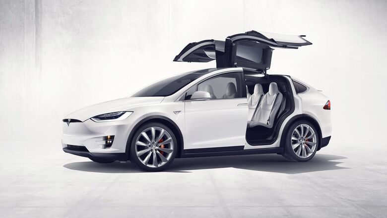 Tesla suv dual motor discount