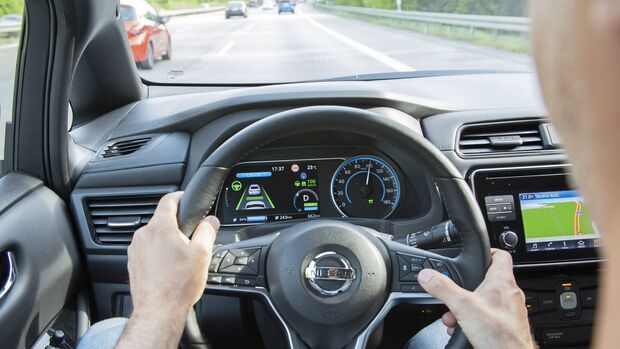 nissan,leaf,2018,elektro,e-auto,batterieelektrisch,propilot,assistenzsystem,spurhalteassistent,autobahn
