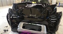 smart #5 nach einem Euro-NCAP-Frontalcrash mit sichtbaren Deformationen im Frontbereich zur Sicherheitsbewertung.